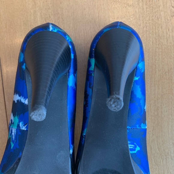 LOVELY 💙💚 Style & Co. Blue/Green/White Abstract Satin High Heels/Pumps 6-6.5! - Picture 14 of 16